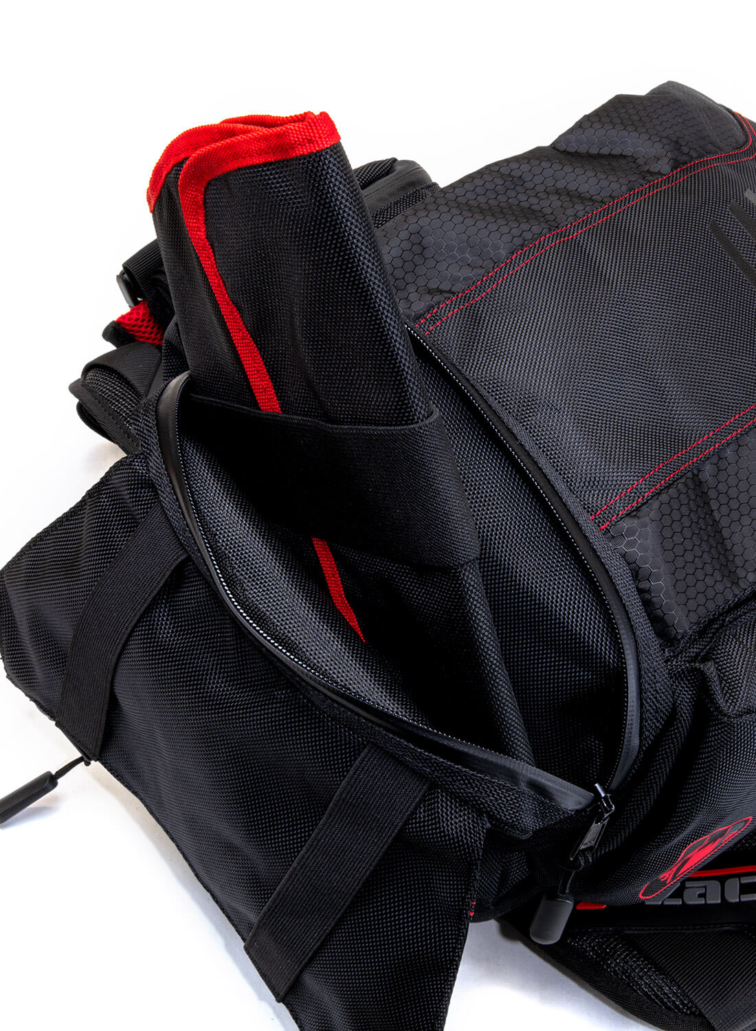 Outdoorweb.eu - Raiden 28, Dakar Black - city backpack - MEATFLY - 74.97 €  - outdoorové oblečení a vybavení shop